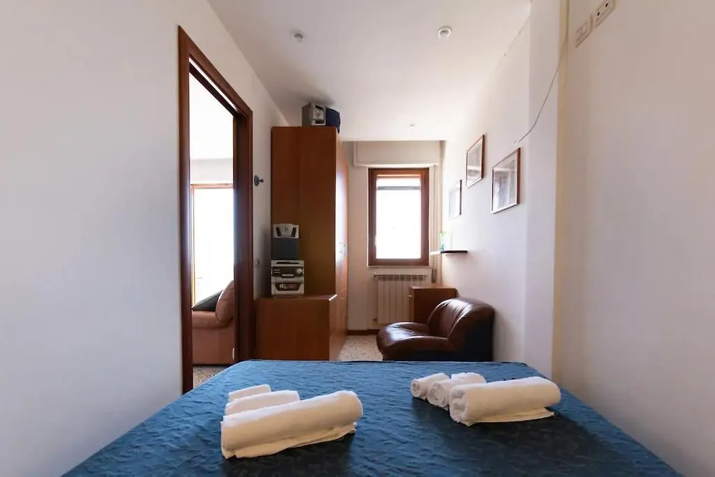 アパート Villa Emilia Mondello Appartamento Emily Con Vista Sul Mare パレルモ