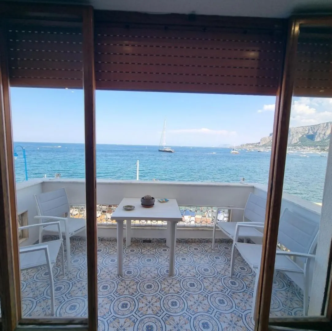 Villa Emilia Mondello Appartamento Emily Con Vista Sul Mare パレルモ 0*,